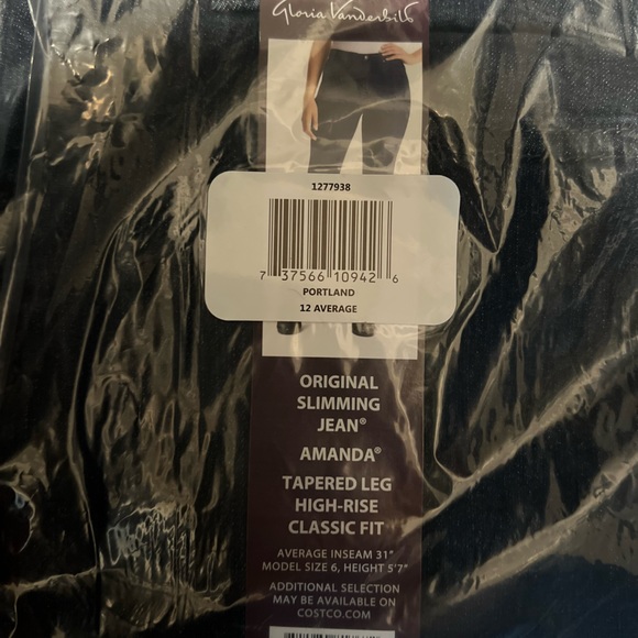 Gloria Vanderbilt jeans bought from Costco NWT - Picture 2 of 3
